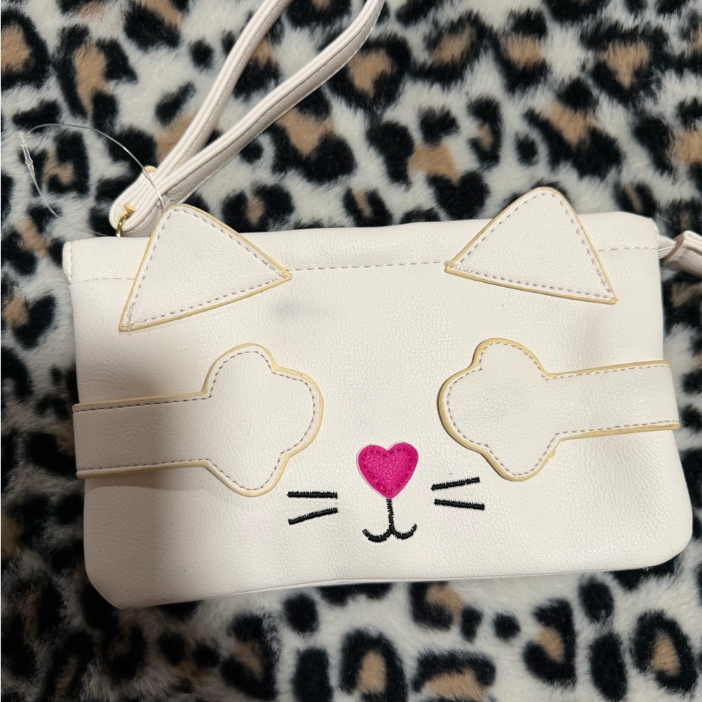 Betsey Johnson White Cat Clutch with Pink Heart Nose